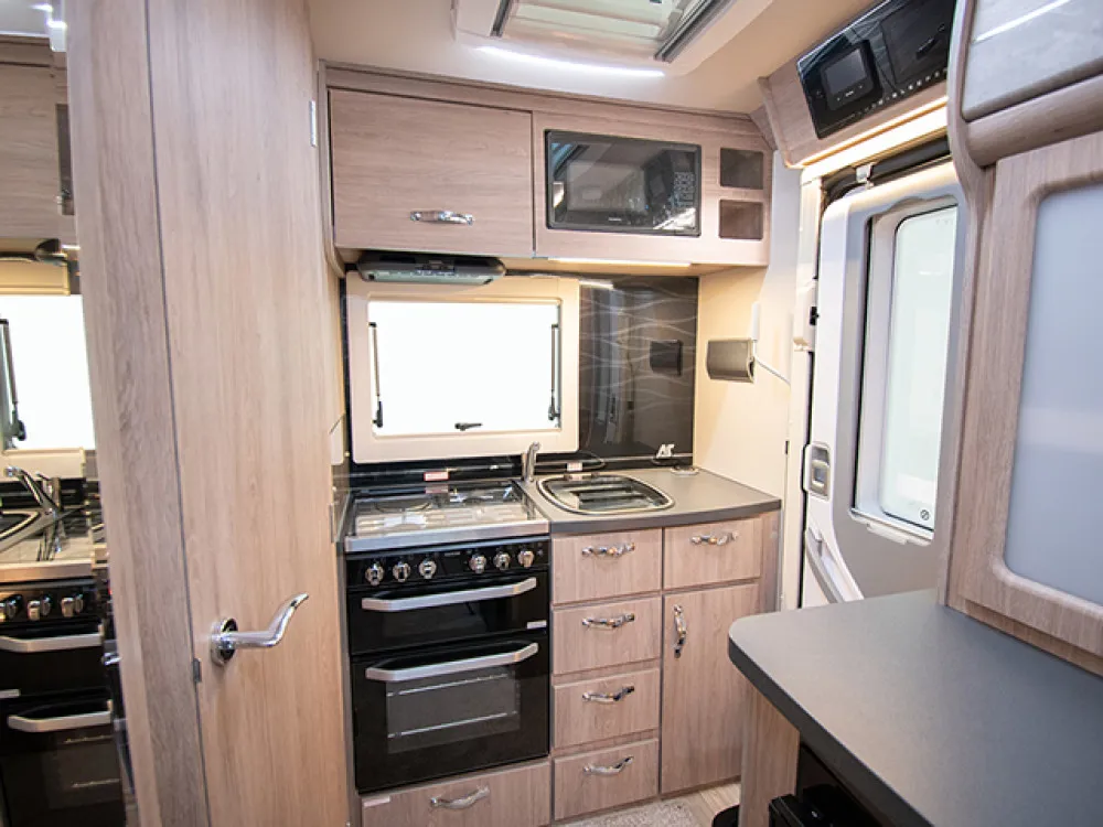 Auto Sleepers Nuevo EK Plus Kitchen