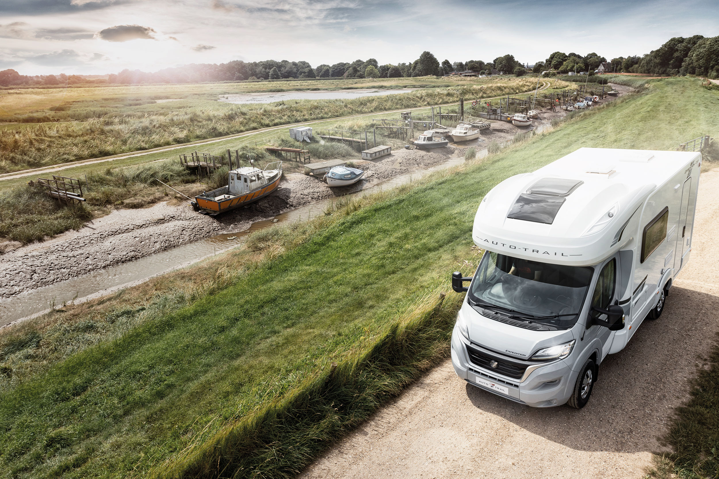 Expedition C63 437 RGB LOW RES