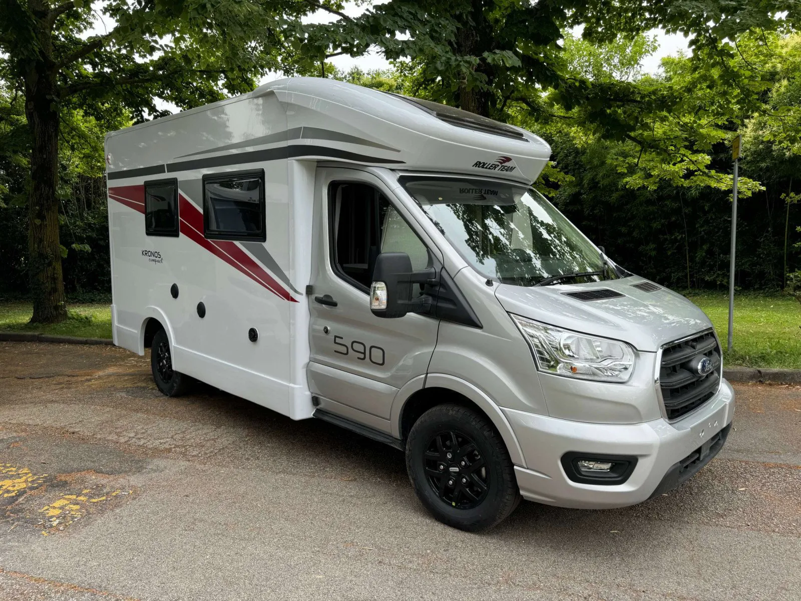 Roller Team Kronos 590 Compact Motorhome Exterior