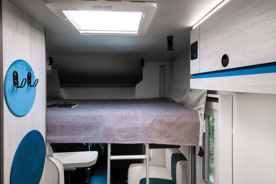 Rimor Kilig Motorhome Bedroom 2