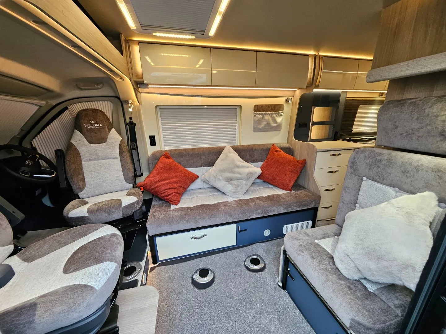 Wildax Constellation Xl Campervan Lounge2
