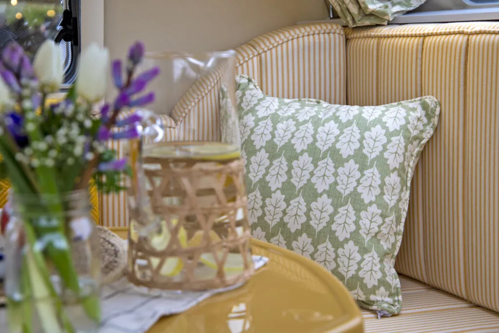 Barefoot Country Living 2 Berth Caravan Lounge Style